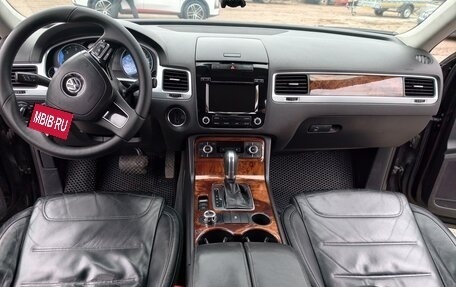 Volkswagen Touareg III, 2011 год, 1 700 000 рублей, 7 фотография