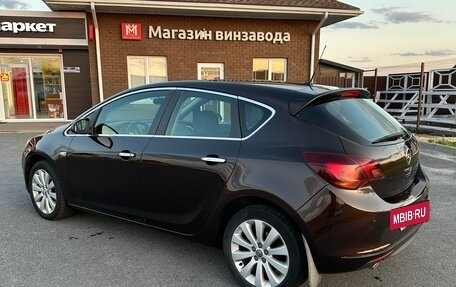 Opel Astra J, 2013 год, 800 000 рублей, 2 фотография