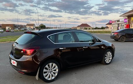 Opel Astra J, 2013 год, 800 000 рублей, 3 фотография