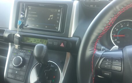 Toyota Wish II, 2011 год, 1 490 000 рублей, 21 фотография