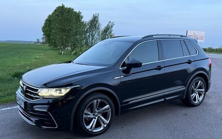 Volkswagen Tiguan II, 2021 год, 2 790 000 рублей, 2 фотография