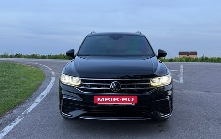 Volkswagen Tiguan II, 2021 год, 2 790 000 рублей, 4 фотография
