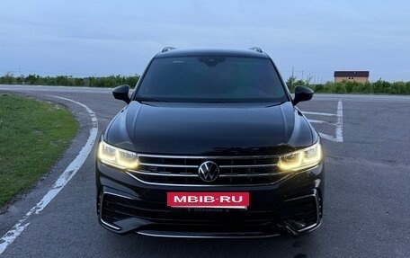 Volkswagen Tiguan II, 2021 год, 2 790 000 рублей, 5 фотография