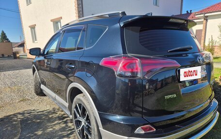 Toyota RAV4, 2017 год, 3 050 000 рублей, 6 фотография