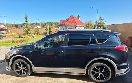 Toyota RAV4, 2017 год, 3 050 000 рублей, 8 фотография