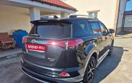 Toyota RAV4, 2017 год, 3 050 000 рублей, 10 фотография