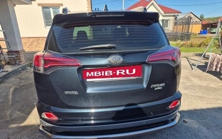 Toyota RAV4, 2017 год, 3 050 000 рублей, 9 фотография