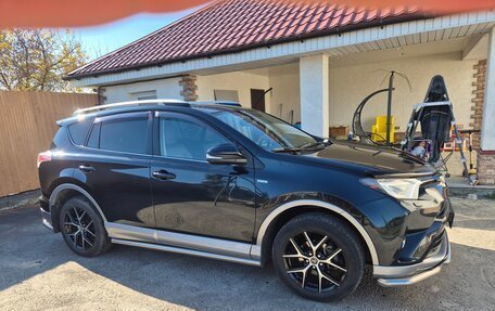 Toyota RAV4, 2017 год, 3 050 000 рублей, 14 фотография