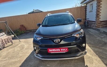 Toyota RAV4, 2017 год, 3 050 000 рублей, 13 фотография
