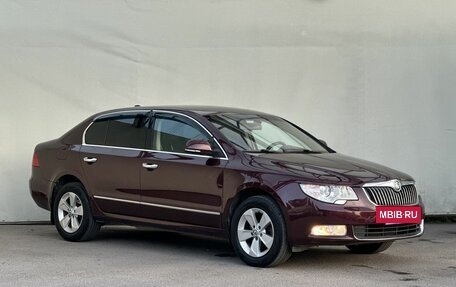 Skoda Superb III рестайлинг, 2012 год, 1 100 000 рублей, 2 фотография