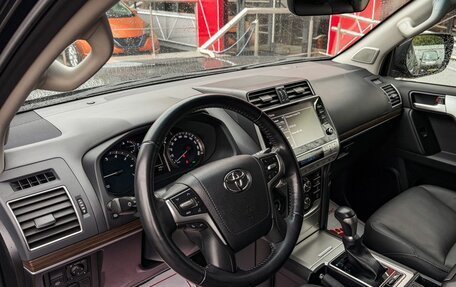 Toyota Land Cruiser Prado 150 рестайлинг 2, 2021 год, 5 999 000 рублей, 8 фотография