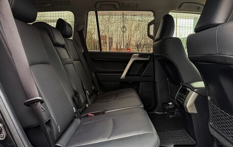 Toyota Land Cruiser Prado 150 рестайлинг 2, 2021 год, 5 999 000 рублей, 13 фотография