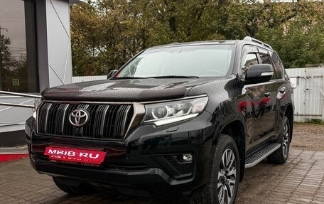 Toyota Land Cruiser Prado 150 рестайлинг 2, 2021 год, 5 999 000 рублей, 4 фотография