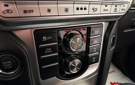 Toyota Land Cruiser Prado 150 рестайлинг 2, 2021 год, 5 999 000 рублей, 26 фотография