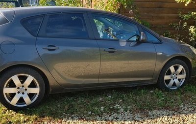 Opel Astra J, 2011 год, 600 000 рублей, 1 фотография