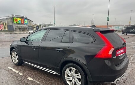 Volvo V60 Cross Country II, 2016 год, 2 150 000 рублей, 6 фотография