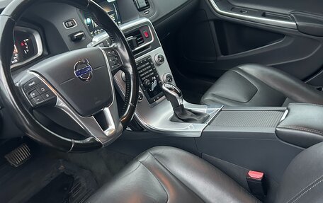 Volvo V60 Cross Country II, 2016 год, 2 150 000 рублей, 10 фотография
