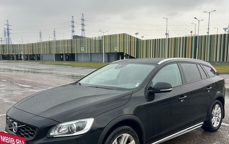 Volvo V60 Cross Country II, 2016 год, 2 150 000 рублей, 9 фотография