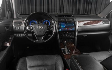 Toyota Camry, 2018 год, 2 249 000 рублей, 6 фотография
