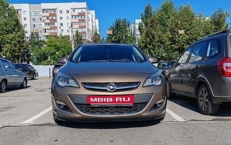Opel Astra J, 2013 год, 810 000 рублей, 3 фотография