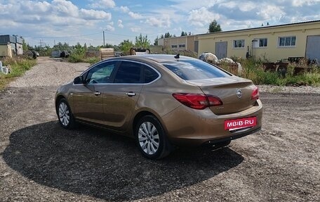 Opel Astra J, 2013 год, 810 000 рублей, 6 фотография
