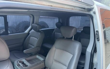 Hyundai Grand Starex Grand Starex I рестайлинг 2, 2009 год, 1 040 000 рублей, 10 фотография