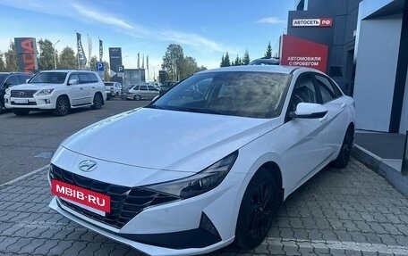 Hyundai Elantra, 2021 год, 1 995 000 рублей, 3 фотография