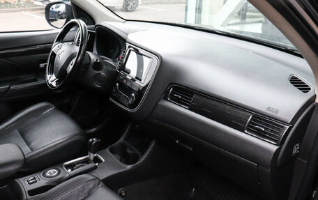 Mitsubishi Outlander III рестайлинг 3, 2016 год, 1 770 000 рублей, 7 фотография
