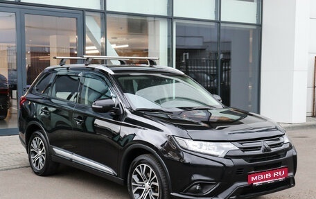 Mitsubishi Outlander III рестайлинг 3, 2016 год, 1 770 000 рублей, 3 фотография