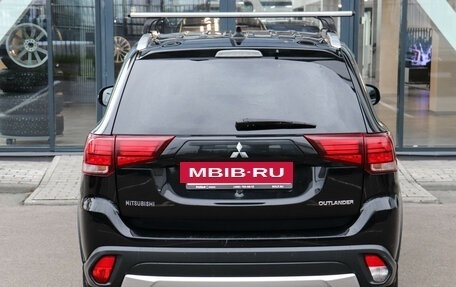 Mitsubishi Outlander III рестайлинг 3, 2016 год, 1 770 000 рублей, 5 фотография