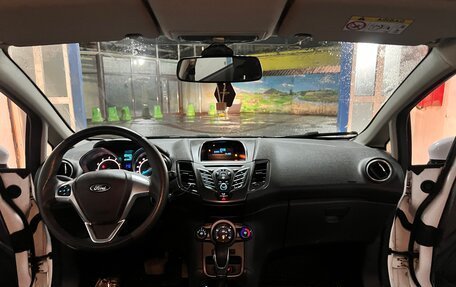 Ford Fiesta, 2016 год, 870 000 рублей, 5 фотография