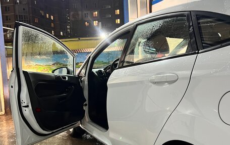 Ford Fiesta, 2016 год, 870 000 рублей, 8 фотография