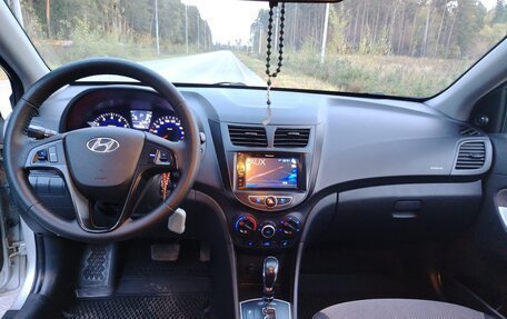 Hyundai Solaris II рестайлинг, 2013 год, 800 000 рублей, 8 фотография