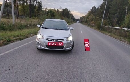 Hyundai Solaris II рестайлинг, 2013 год, 800 000 рублей, 3 фотография