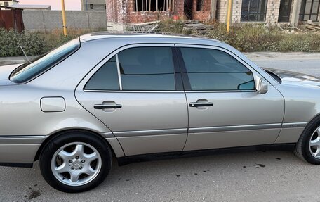 Mercedes-Benz C-Класс, 1993 год, 670 000 рублей, 3 фотография
