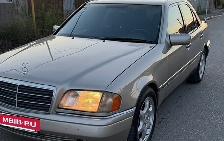 Mercedes-Benz C-Класс, 1993 год, 670 000 рублей, 2 фотография