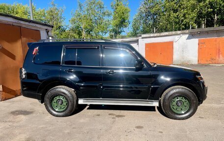 Mitsubishi Pajero IV, 2013 год, 2 300 000 рублей, 2 фотография