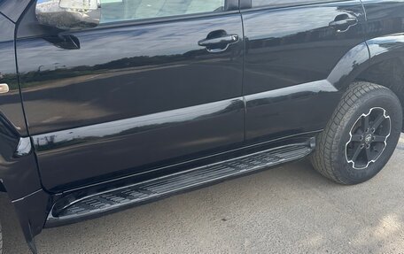 Toyota Land Cruiser Prado 120 рестайлинг, 2004 год, 1 550 000 рублей, 16 фотография
