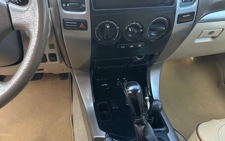 Toyota Land Cruiser Prado 120 рестайлинг, 2004 год, 1 550 000 рублей, 24 фотография