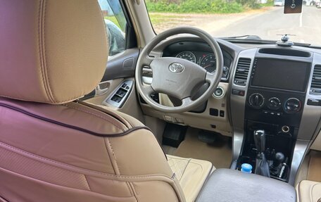 Toyota Land Cruiser Prado 120 рестайлинг, 2004 год, 1 550 000 рублей, 28 фотография