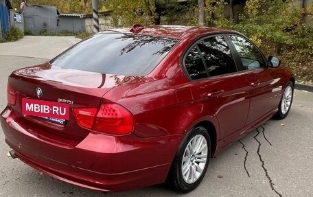 BMW 3 серия, 2011 год, 950 000 рублей, 3 фотография