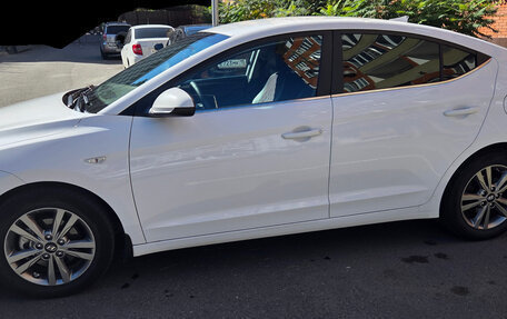 Hyundai Elantra VI рестайлинг, 2017 год, 1 650 000 рублей, 9 фотография
