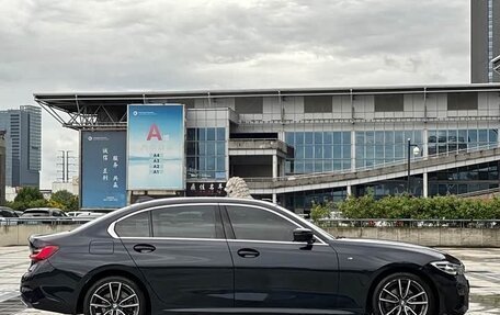 BMW 3 серия, 2022 год, 2 960 000 рублей, 8 фотография