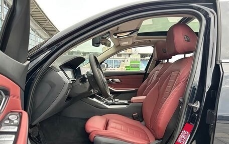 BMW 3 серия, 2022 год, 2 960 000 рублей, 9 фотография