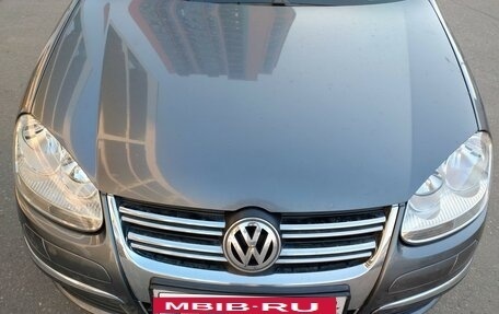 Volkswagen Jetta VI, 2009 год, 580 000 рублей, 2 фотография