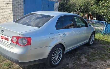 Volkswagen Jetta VI, 2009 год, 530 000 рублей, 2 фотография