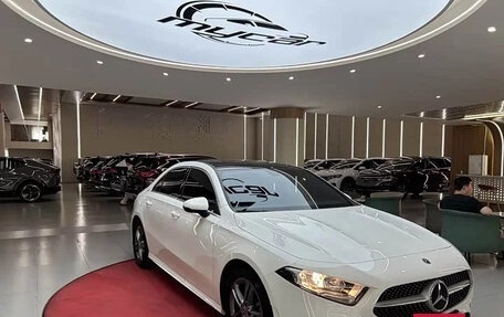 Mercedes-Benz A-Класс, 2023 год, 1 520 000 рублей, 3 фотография
