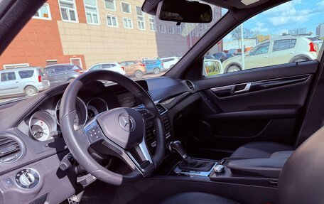 Mercedes-Benz C-Класс, 2011 год, 1 400 000 рублей, 2 фотография