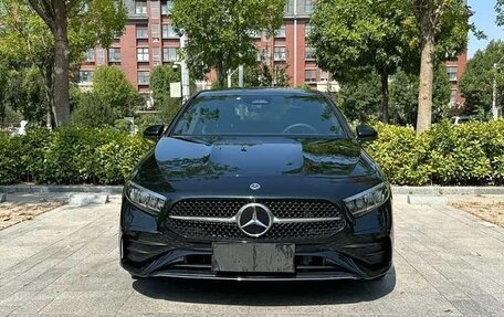 Mercedes-Benz A-Класс, 2023 год, 1 900 100 рублей, 2 фотография