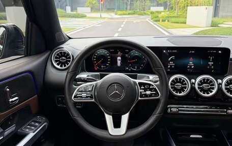 Mercedes-Benz GLB, 2022 год, 2 300 000 рублей, 15 фотография